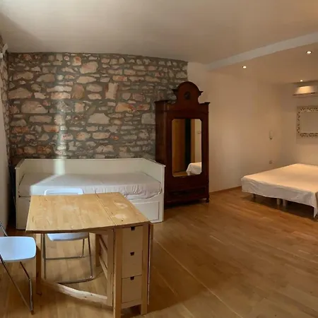 Studio By The Sea Es4 *